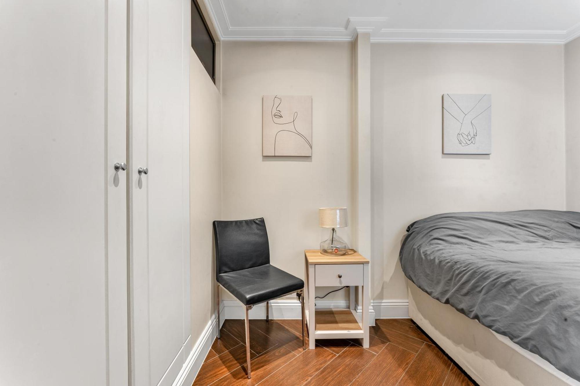Апартаменты 3-bed Grand Triplex In Westminster Лондон