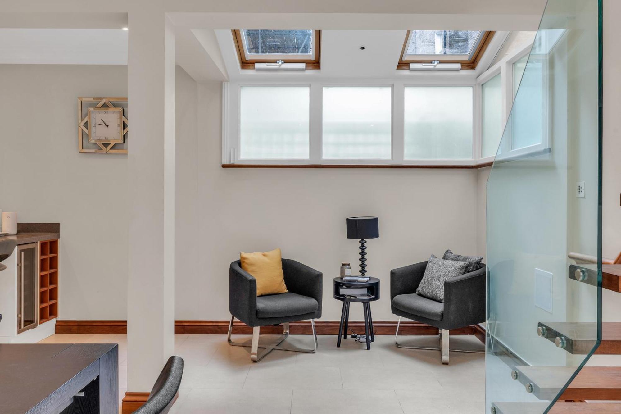 3-bed Grand Triplex In Westminster * Лондон
